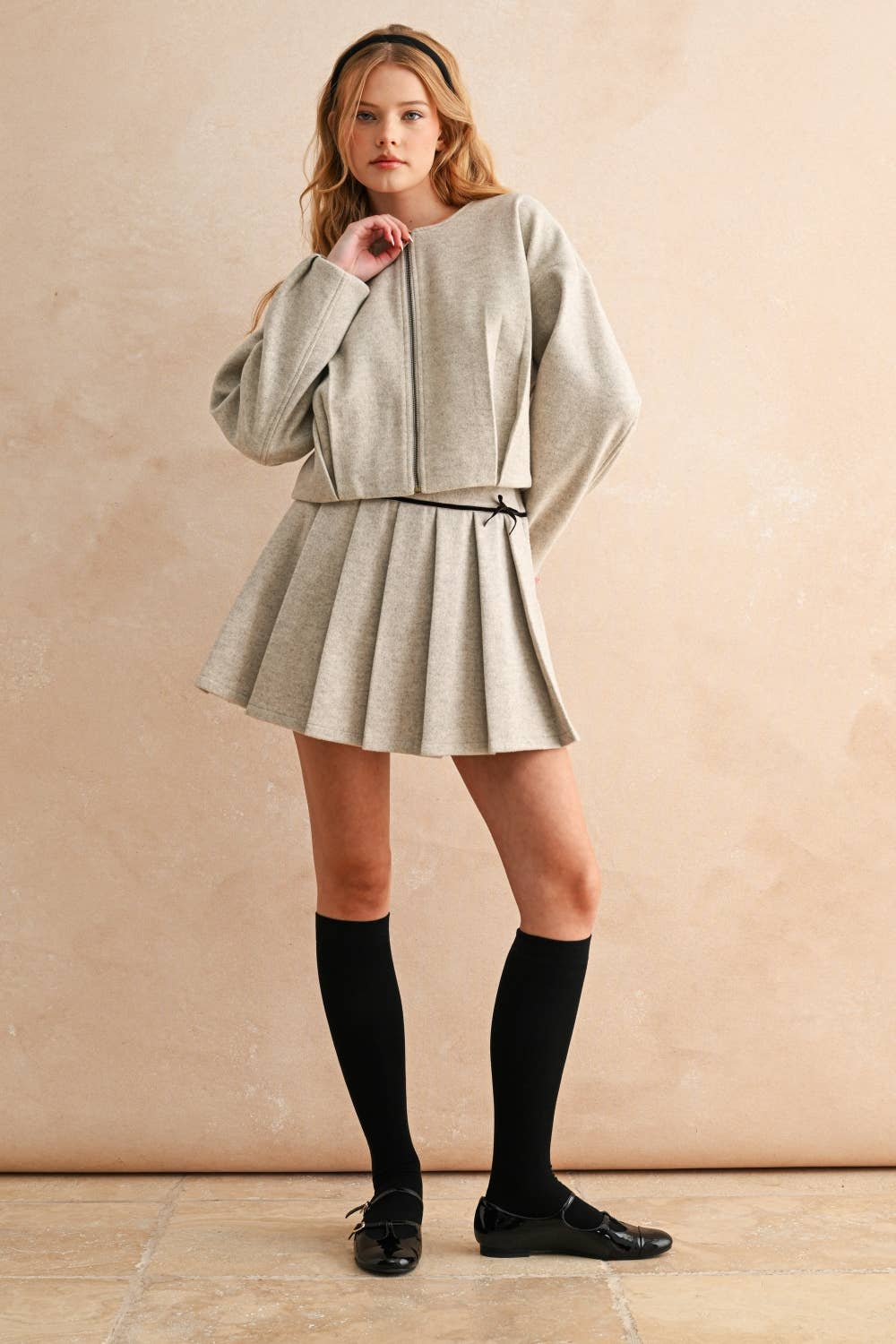 MIOU MUSE - J6763 PLEATED DETAIL ZIPPER FRONT JACKET - LaRella