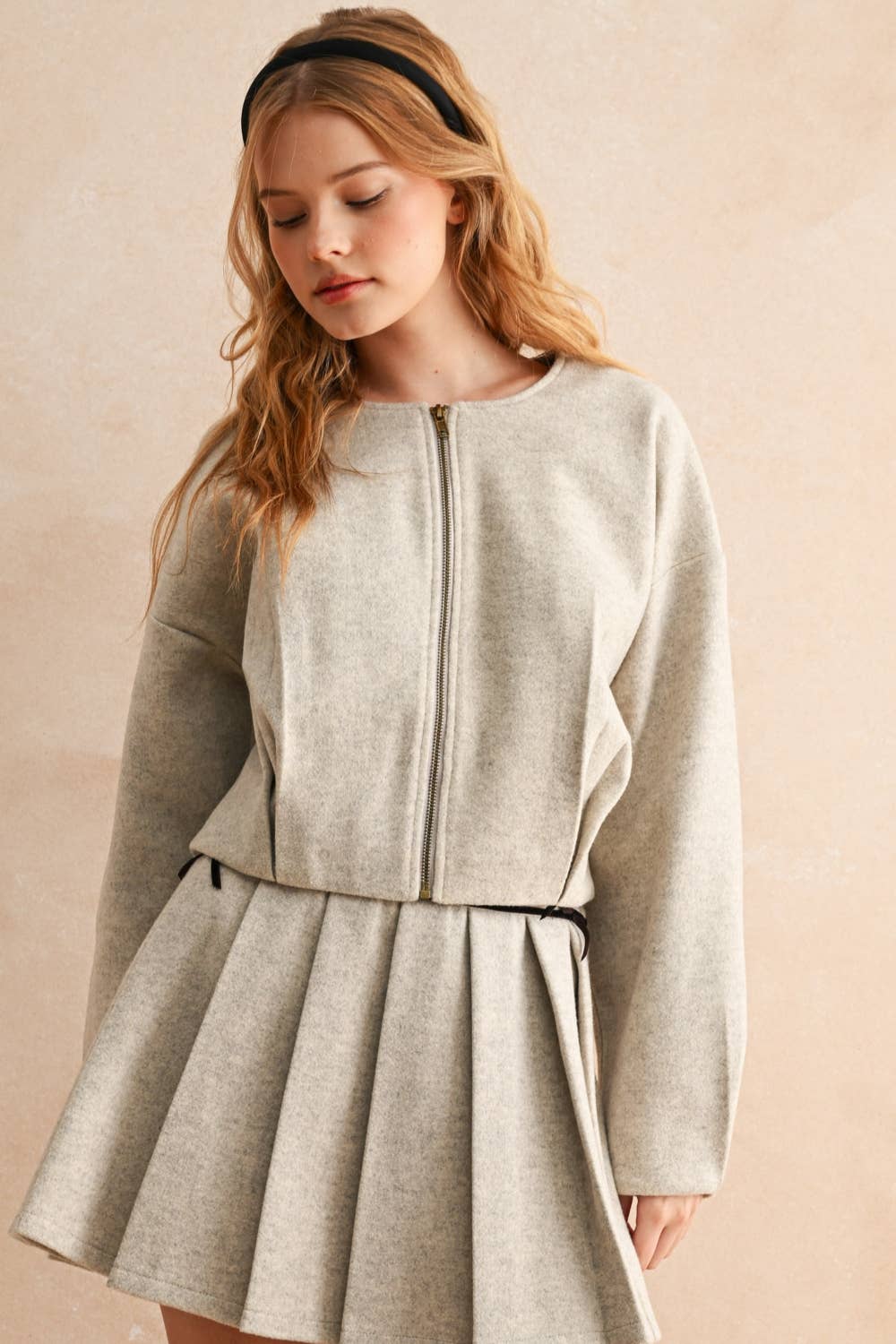 MIOU MUSE - J6763 PLEATED DETAIL ZIPPER FRONT JACKET - LaRella