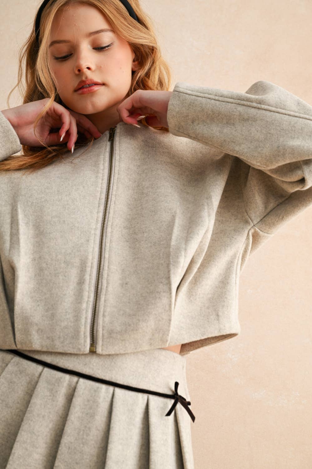 MIOU MUSE - J6763 PLEATED DETAIL ZIPPER FRONT JACKET - LaRella