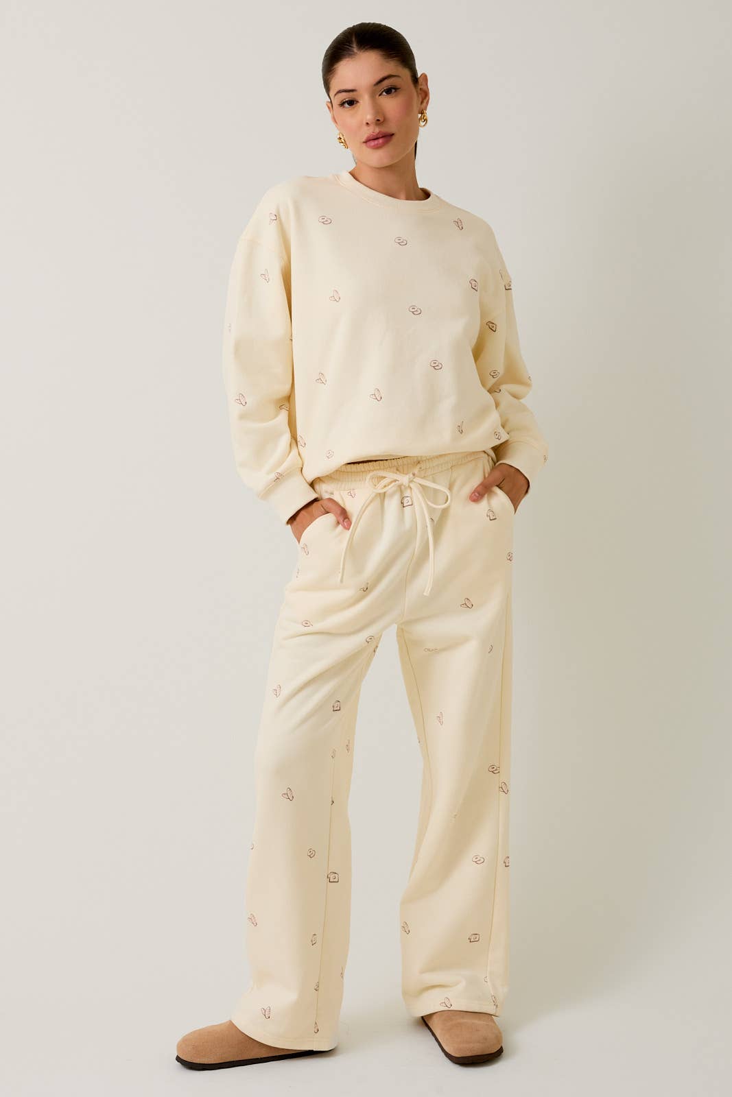 Sunday Edition by LE LIS - 'BAKERY' GRAPHIC SWEATSHIRT AND SWEATPANTS - LaRella