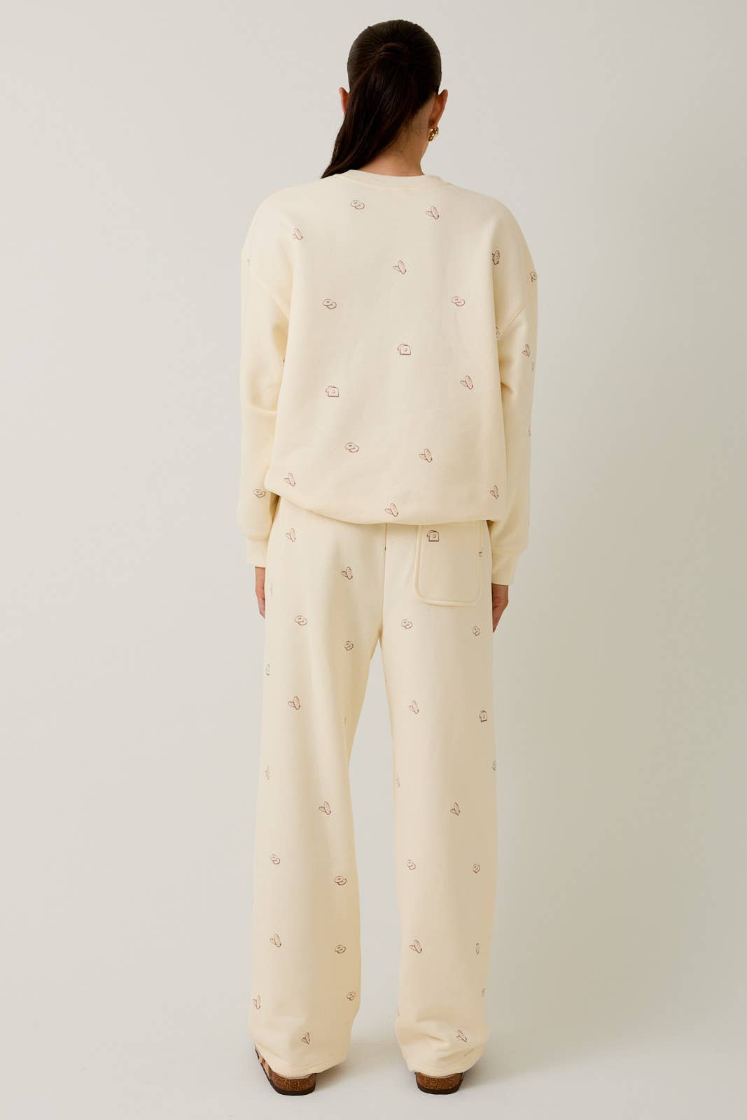 Sunday Edition by LE LIS - 'BAKERY' GRAPHIC SWEATSHIRT AND SWEATPANTS - LaRella