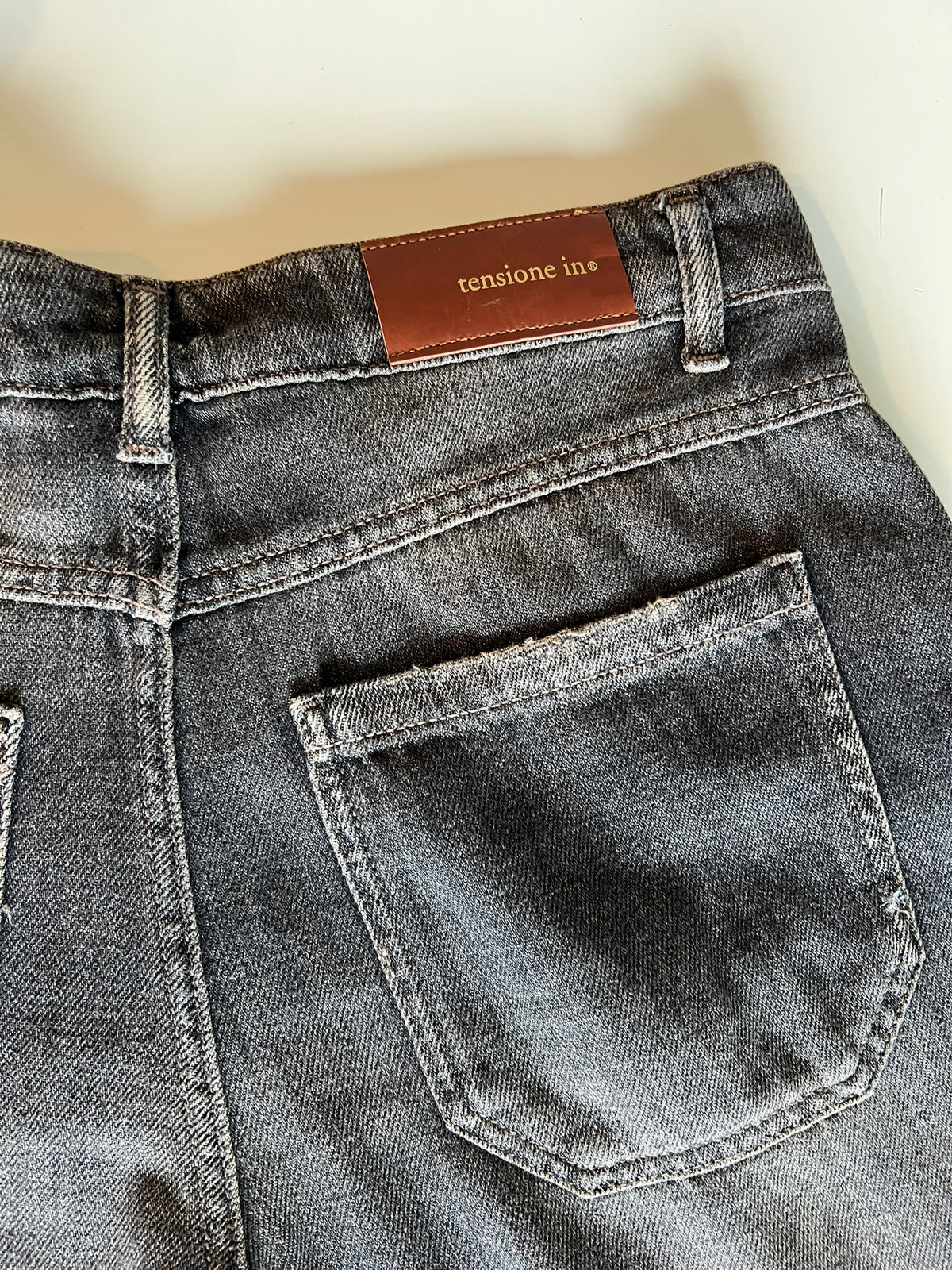 Relaxed cotton jeans - back label detail