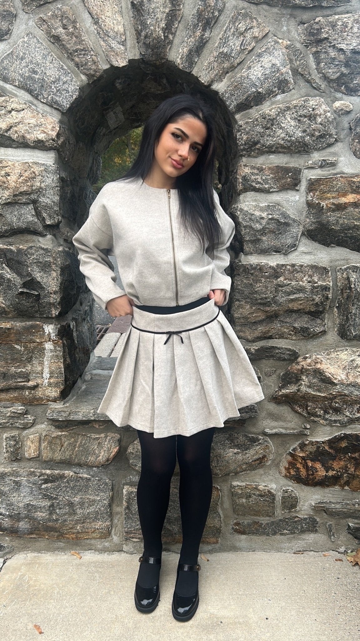 PLEATED DETAIL ZIPPER FRONT JACKET - LaRella