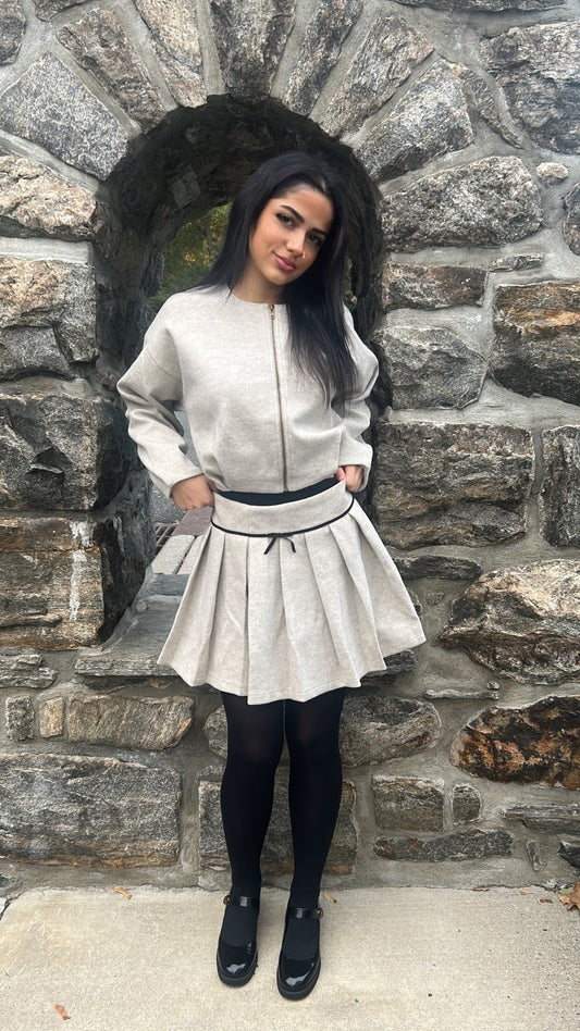 PLEATED DETAIL ZIPPER FRONT JACKET - LaRella